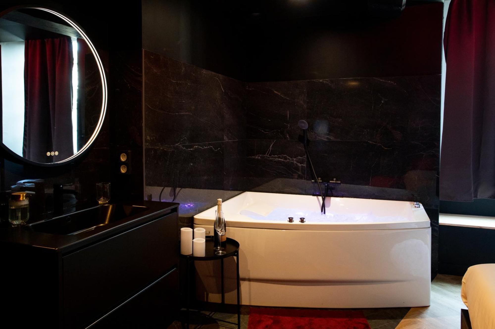 La Suite Spa & Cinema Saint-Lambert-du-Lattay Exteriér fotografie